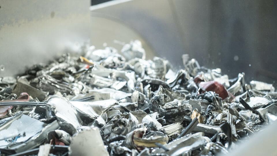 Aluminium scrap pieces